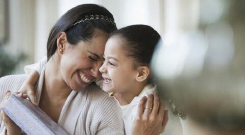 Explora nuestra colección de 10 poemas cuidadosamente seleccionados para el Día de la Madre que garantizan emocionar a cualquier mamá.